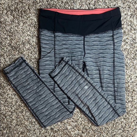 lululemon athletica Black and Coral Patterned Leggings - Picture 1 of 4